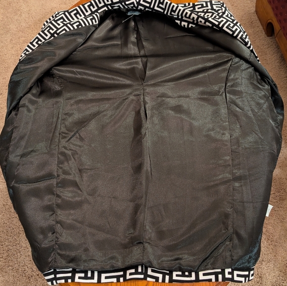 Milk & Honey black/white lined blazer, size XL - Picture 4 of 10